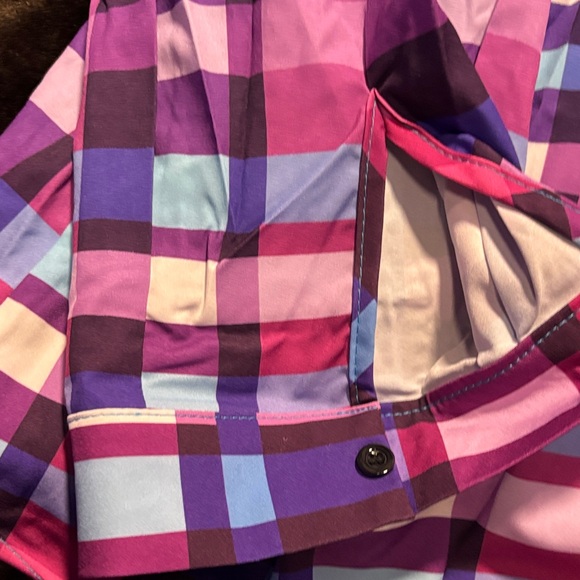 Women's Plaid Button Down Shirt in Blue and Pink says 2XL but it’s more a 1XL - Picture 4 of 5